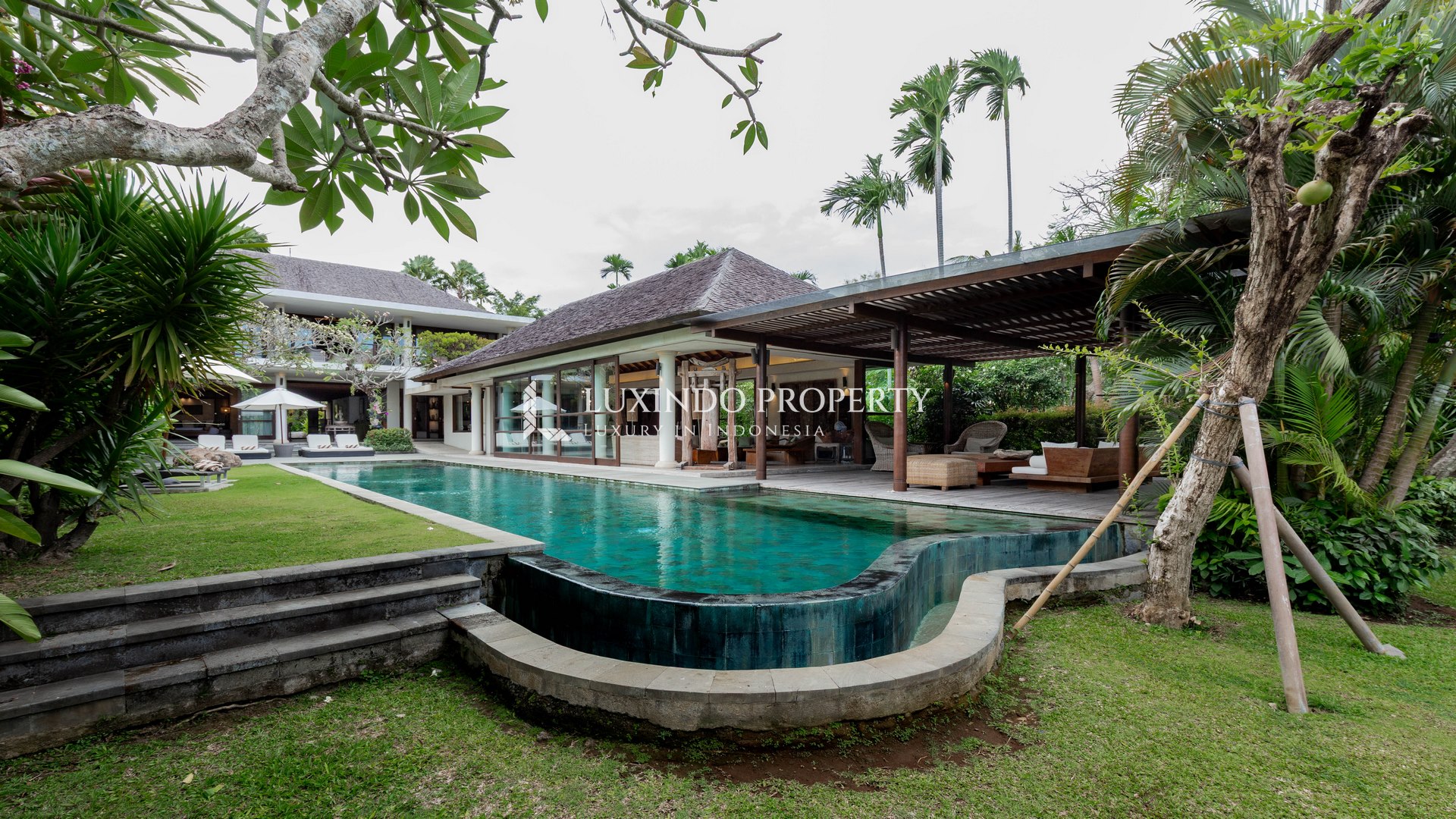 BERAWA - A 7-BEDROOM DUAL-VILLA COMPOUND ON 2,948M² (FHV557)